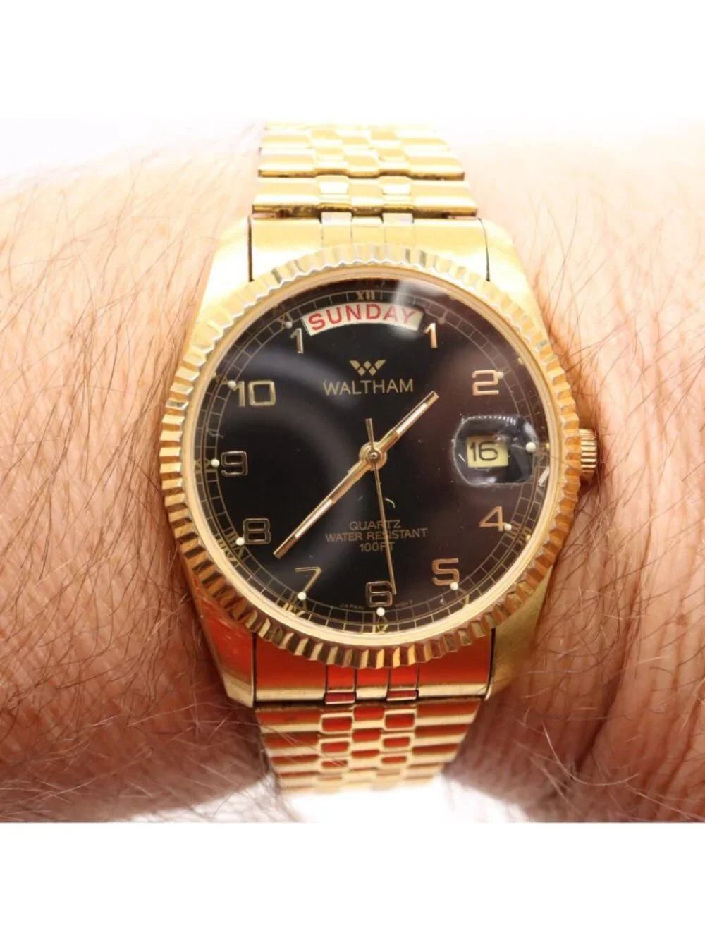 Waltham Day Date President Watch Fluted Bezel Vintage Quartz 6M55 Mens Gold Tone